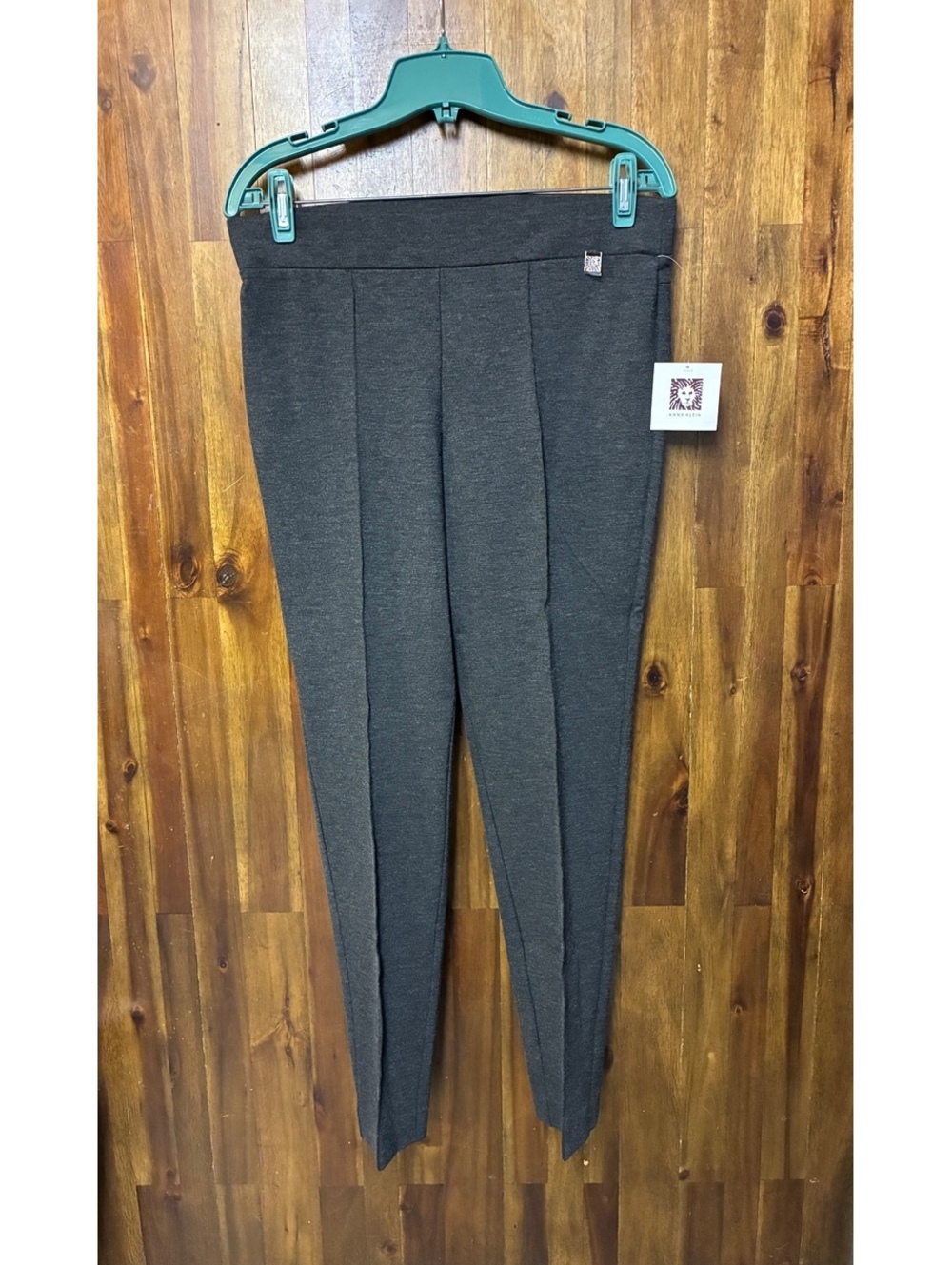 Anne Klein NWT Gray Pull On Pants Size 6 Straight Leg Office Quiet Luxury